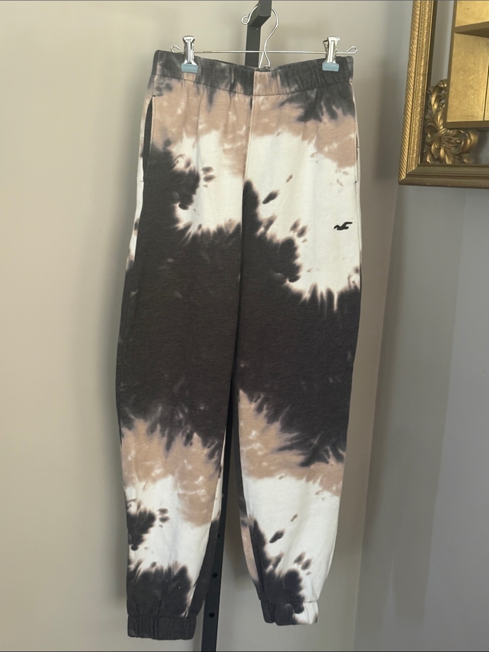 Hollister XS Ultra High Rise Tie-Dye Sweatpants in Black White & Tan